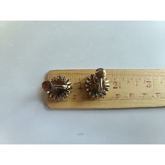 Faux Pearl Floral Screwback Earrings Vintage - Picture 10 of 10